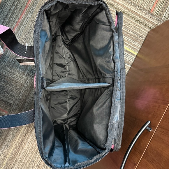 Modoker carry on bag - dog travel bag - baby bag - new with tags - Picture 8 of 16